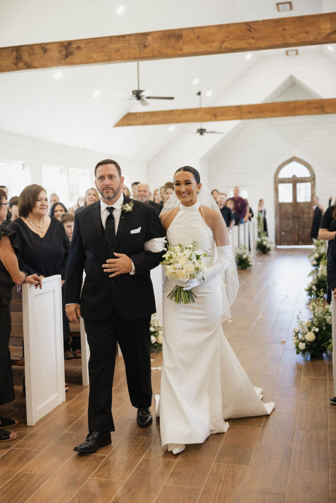 wedding ceremony at Four Fifteen Estates wedding venue in East Texas