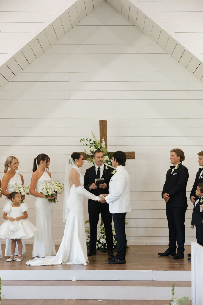 wedding ceremony at Four Fifteen Estates wedding venue in East Texas