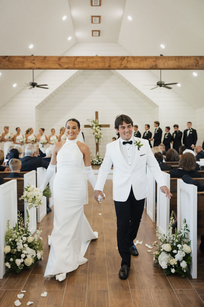 wedding ceremony at Four Fifteen Estates wedding venue in East Texas