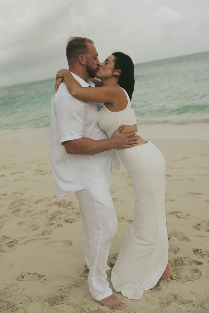 beach couple photos