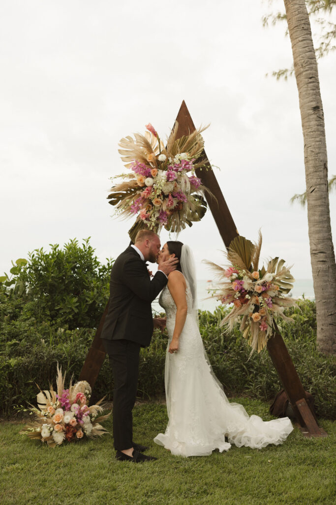 first kiss at wedding